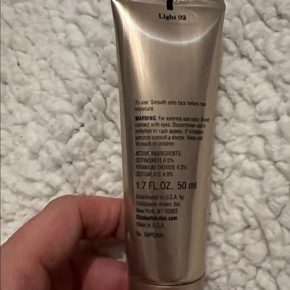 Elizabeth Arden Pure Finish Mineral Light 02 Tinted Moisturizer SPF15 - Picture 3 of 3